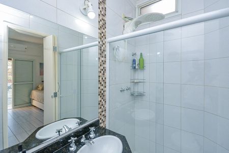 Casa à venda com 82m², 2 quartos e 2 vagasBanheiro