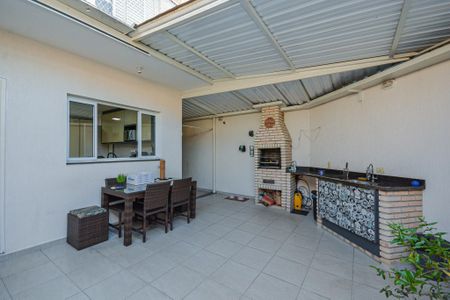 Casa à venda com 82m², 2 quartos e 2 vagasChurrasqueira