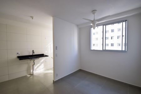 Sala de apartamento para alugar com 2 quartos, 39m² em Bonsucesso, Rio de Janeiro