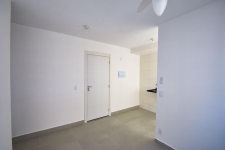 Sala de apartamento para alugar com 2 quartos, 39m² em Bonsucesso, Rio de Janeiro