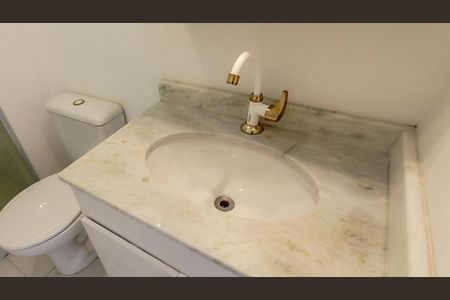 Apartamento à venda com 66m², 3 quartos e 1 vagaBanheiro social 