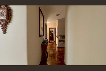 Apartamento para alugar com 190m², 3 quartos e 1 vaga Apartamento para alugar com 190m², 3 quartos e 1 vagaCorredor