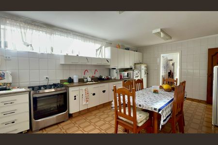 Apartamento para alugar com 190m², 3 quartos e 1 vaga Apartamento para alugar com 190m², 3 quartos e 1 vagaCozinha