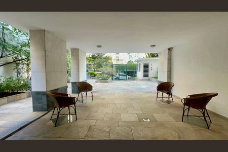 Apartamento para alugar com 190m², 3 quartos e 1 vaga Apartamento para alugar com 190m², 3 quartos e 1 vagaHall de entrada