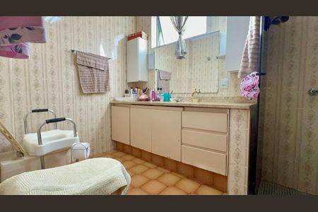 Apartamento para alugar com 190m², 3 quartos e 1 vaga Apartamento para alugar com 190m², 3 quartos e 1 vagaBanheiro da Suíte