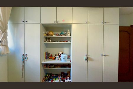 Apartamento para alugar com 190m², 3 quartos e 1 vaga Apartamento para alugar com 190m², 3 quartos e 1 vagaQuarto 2