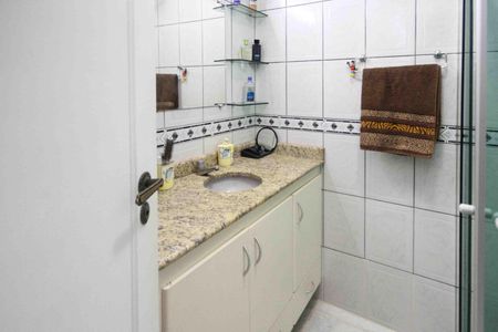 Casa à venda com 148m², 3 quartos e 2 vagasBanheiro da Suite