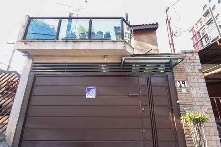 Casa à venda com 148m², 3 quartos e 2 vagasFachada