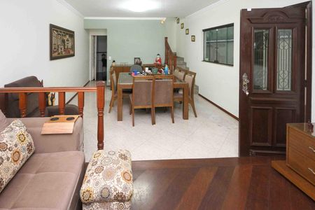 Casa à venda com 148m², 3 quartos e 2 vagasSala