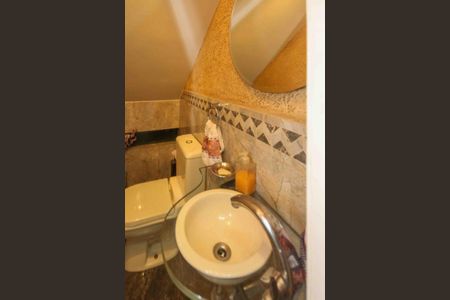 Casa à venda com 148m², 3 quartos e 2 vagasLavabo