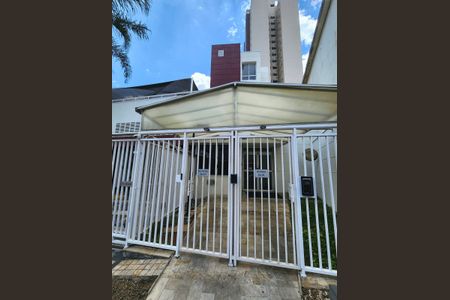 Apartamento à venda com 77m², 3 quartos e 1 vaga Apartamento à venda com 77m², 3 quartos e 1 vagaEntrada