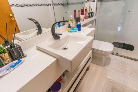 Apartamento à venda com 85m², 3 quartos e 2 vagasBanheiro Social