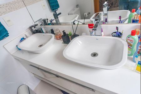 Apartamento à venda com 85m², 3 quartos e 2 vagasBanheiro da Suíte