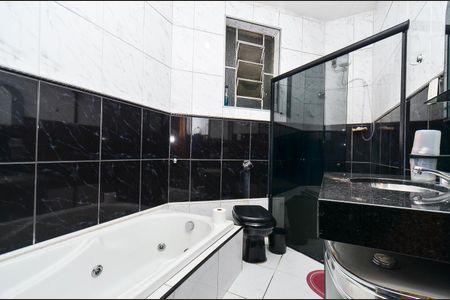 Apartamento à venda com 120m², 3 quartos e sem vagaBanheiro Social