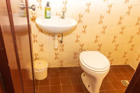 Casa à venda com 250m², 3 quartos e 2 vagasBanheiro de serviço