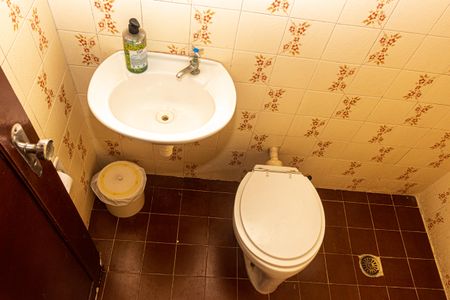 Casa à venda com 250m², 3 quartos e 2 vagasBanheiro de serviço