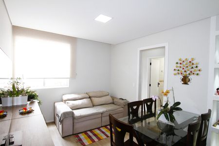 Sala de apartamento à venda com 3 quartos, 70m² em Carlos Prates, Belo Horizonte