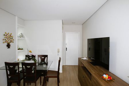Sala de apartamento à venda com 3 quartos, 70m² em Carlos Prates, Belo Horizonte