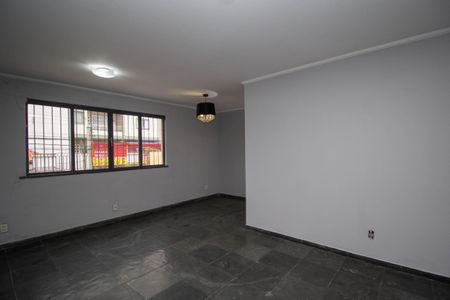 Sala de casa para alugar com 3 quartos, 190m² em Vila Zat, São Paulo