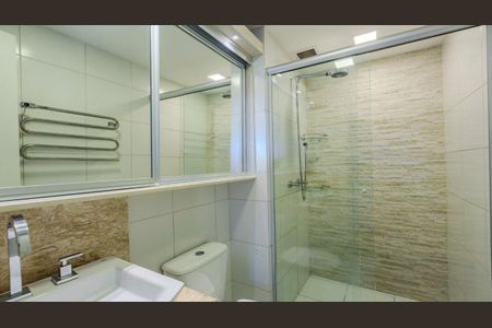 Banheiro 1 de apartamento para alugar com 2 quartos, 66m² em Jardim Carvalho, Porto Alegre
