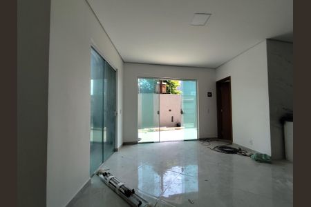 Casa à venda com 3 quartos, 138m² em Vila Eldizia, Santo André