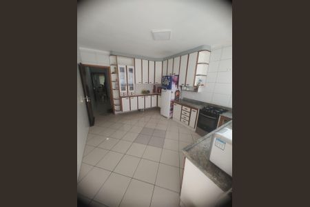 Casa à venda com 234m², 3 quartos e 3 vagas