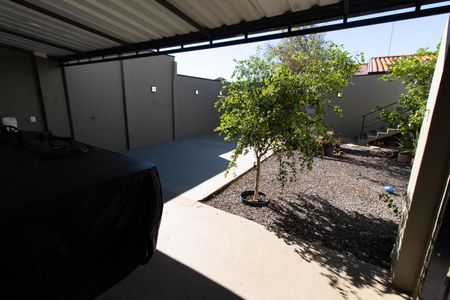 Casa à venda com 200m², 3 quartos e 4 vagasÁREA EXTERNA FUNDOS