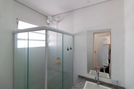 Casa à venda com 200m², 3 quartos e 4 vagasBANHEIRO DA SUITE 2