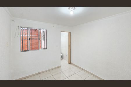 Sala/Quarto de casa para alugar com 1 quarto, 27m² em Ayrosa, Osasco