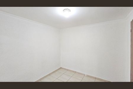 Sala/Quarto de casa para alugar com 1 quarto, 27m² em Ayrosa, Osasco