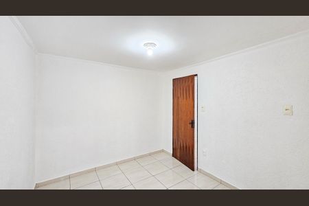 Sala/Quarto de casa para alugar com 1 quarto, 27m² em Ayrosa, Osasco