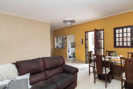 Casa à venda com 150m², 2 quartos e 2 vagas Casa à venda com 150m², 2 quartos e 2 vagasSala