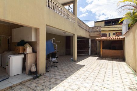 Casa à venda com 150m², 2 quartos e 2 vagas Casa à venda com 150m², 2 quartos e 2 vagasQuintal