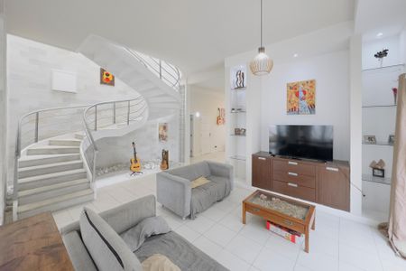 Sala de casa de condomínio para alugar com 8 quartos, 570m² em Pqe Res Aquarius, São José dos Campos