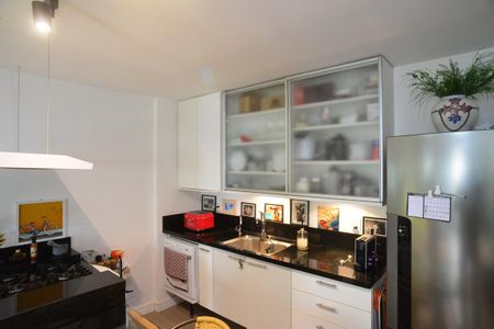 Cozinha de apartamento para alugar com 1 quarto, 65m² em Barra da Tijuca, Rio de Janeiro