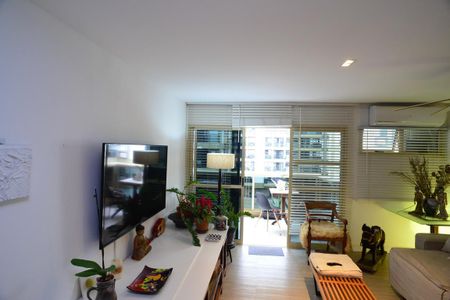 Sala de apartamento para alugar com 1 quarto, 65m² em Barra da Tijuca, Rio de Janeiro