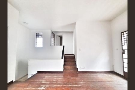 Casa à venda com 4 quartos, 220m² em Santa Lúcia, Belo Horizonte