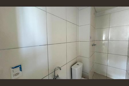 Apartamento para alugar com 3m², 2 quartos e sem vaga Apartamento para alugar com 3m², 2 quartos e sem vagaBanheiro