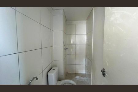 Apartamento para alugar com 3m², 2 quartos e sem vaga Apartamento para alugar com 3m², 2 quartos e sem vagaBanheiro