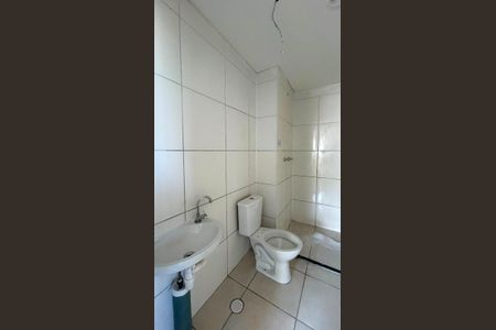 Apartamento para alugar com 3m², 2 quartos e sem vaga Apartamento para alugar com 3m², 2 quartos e sem vagaBanheiro