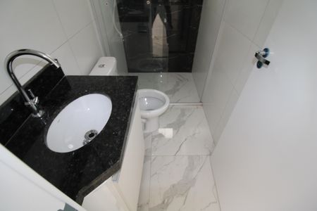 Banheiro de apartamento para alugar com 1 quarto, 38m² em Parque Peruche, São Paulo