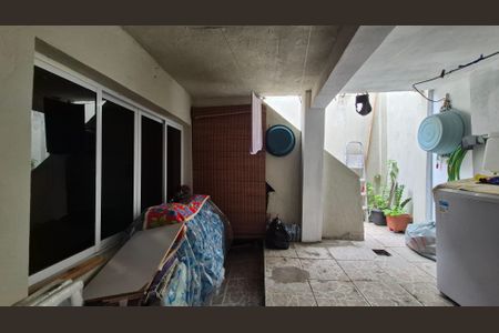 Casa à venda com 80m², 2 quartos e 2 vagasLavanderia