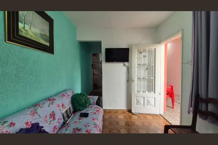 Casa à venda com 80m², 2 quartos e 2 vagasSala