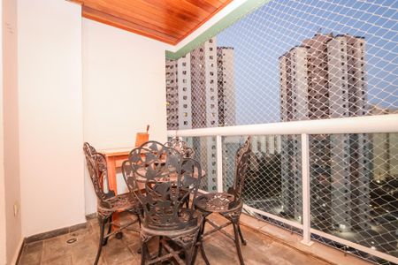 Apartamento à venda com 110m², 3 quartos e 2 vagasVaranda