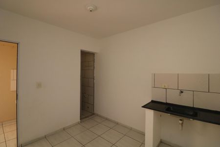 Sala/Cozinha de casa para alugar com 1 quarto, 30m² em Jardim Santa Teresinha, São Paulo