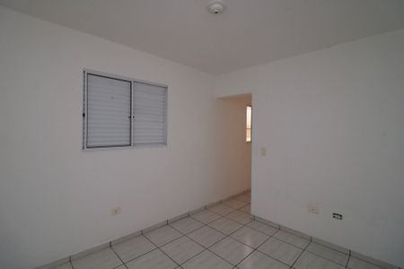 Quarto de casa para alugar com 1 quarto, 30m² em Jardim Santa Teresinha, São Paulo