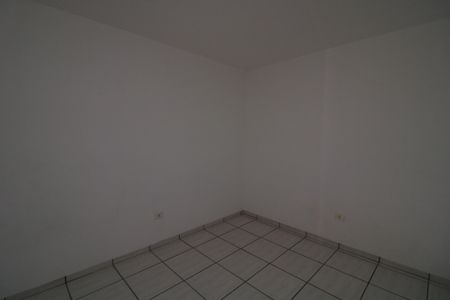 Quarto de casa para alugar com 1 quarto, 30m² em Jardim Santa Teresinha, São Paulo