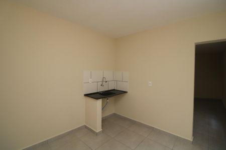 Sala/Cozinha de casa para alugar com 1 quarto, 30m² em Jardim Santa Teresinha, São Paulo