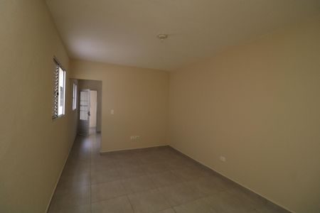 Quarto de casa para alugar com 1 quarto, 30m² em Jardim Santa Teresinha, São Paulo