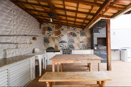 Casa à venda com 250m², 3 quartos e 4 vagas Casa à venda com 250m², 3 quartos e 4 vagasÁrea externa - churrasqueira